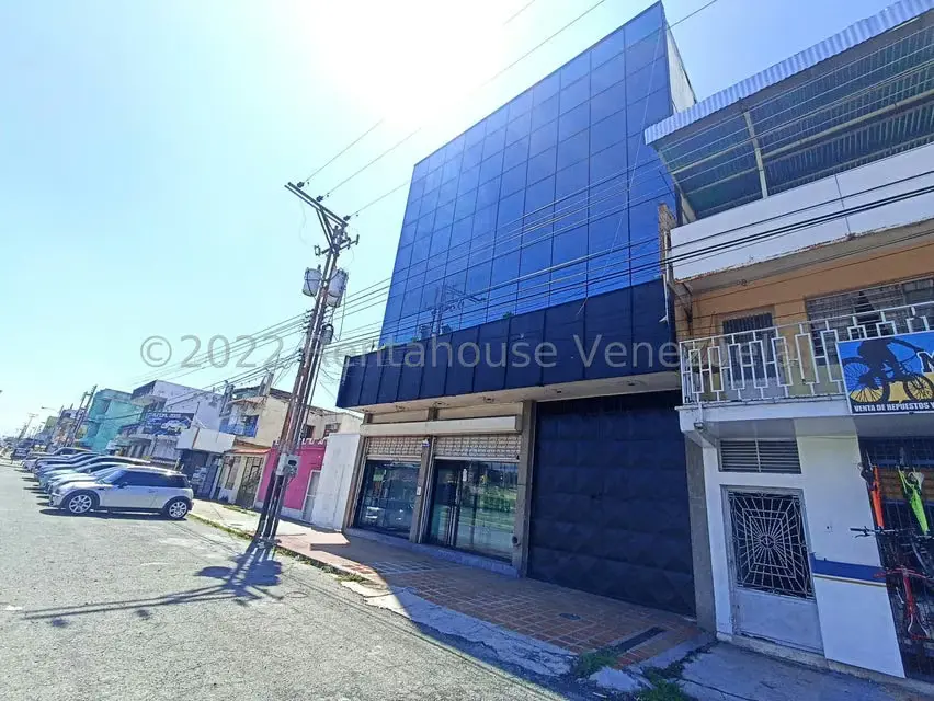 Edificio en Venta en Avenida Constitucion, Aragua - 3