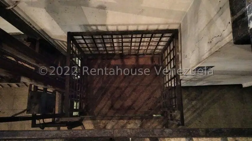 Edificio en Venta en Avenida Constitucion, Aragua - 49