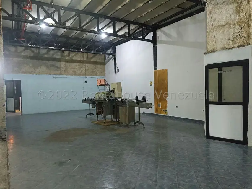 Edificio en Venta en Avenida Constitucion, Aragua - 8