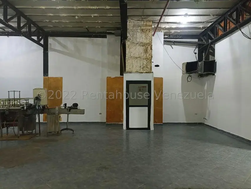 Edificio en Venta en Avenida Constitucion, Aragua - 9
