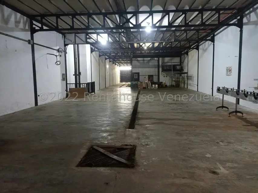 Edificio en Venta en Avenida Constitucion, Aragua - 10