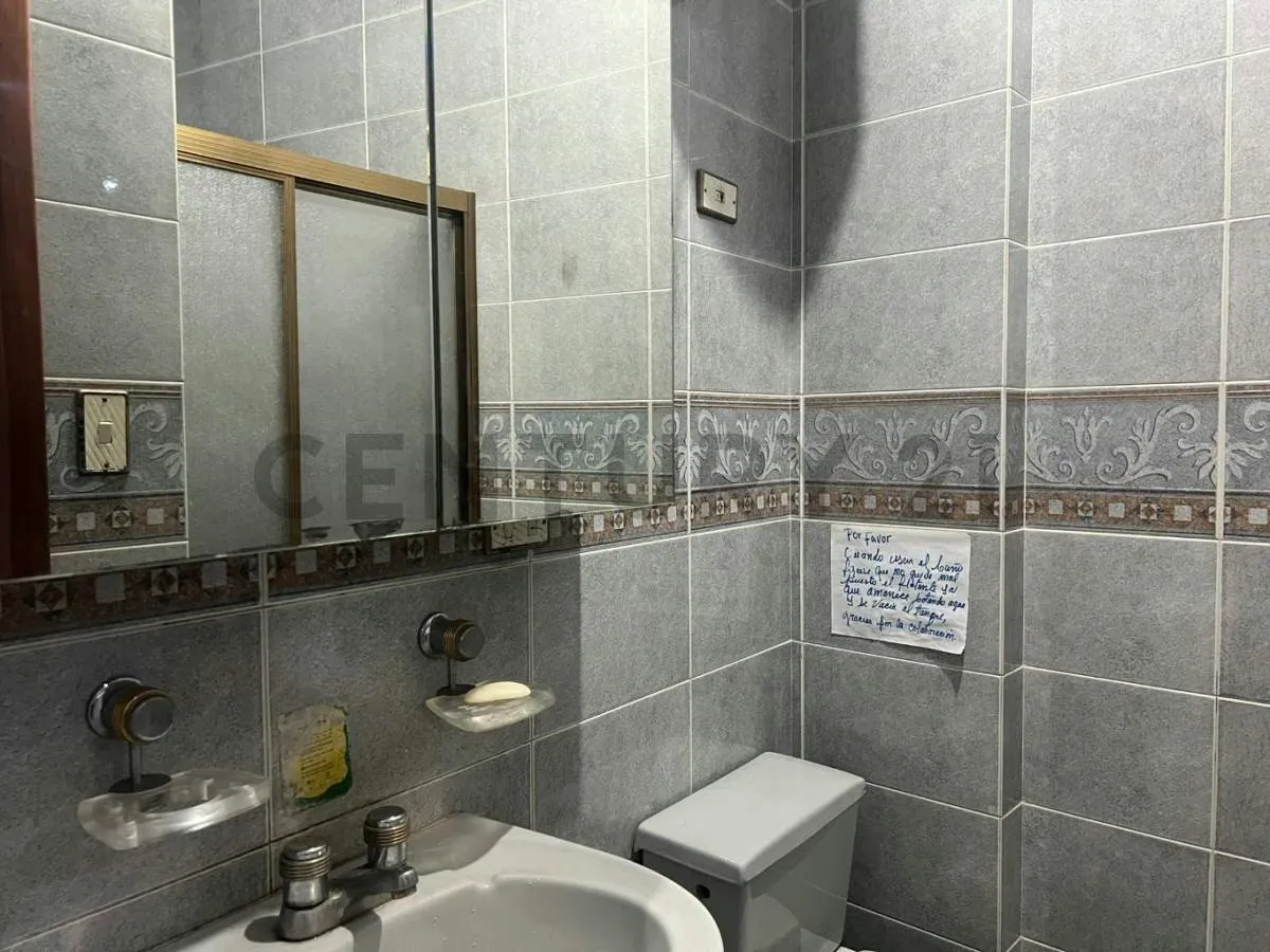 Casa comercial para instituto medico u oficinas en Los Rosales - 15