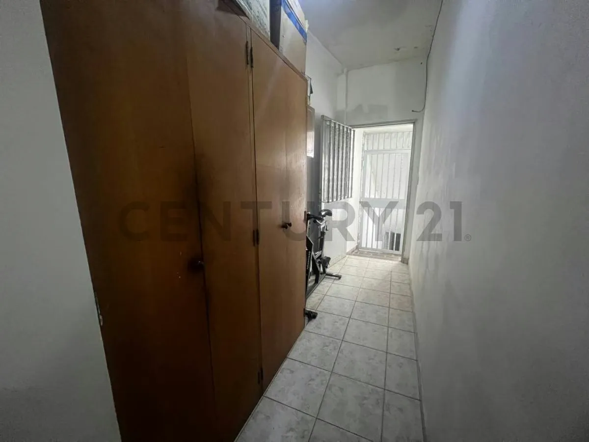 Casa comercial para instituto medico u oficinas en Los Rosales - 17