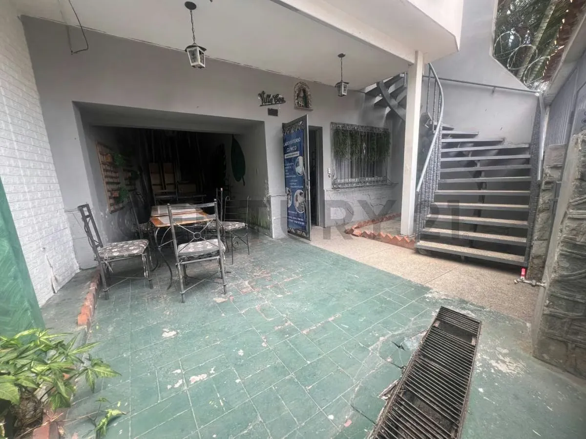 Casa comercial para instituto medico u oficinas en Los Rosales - 2
