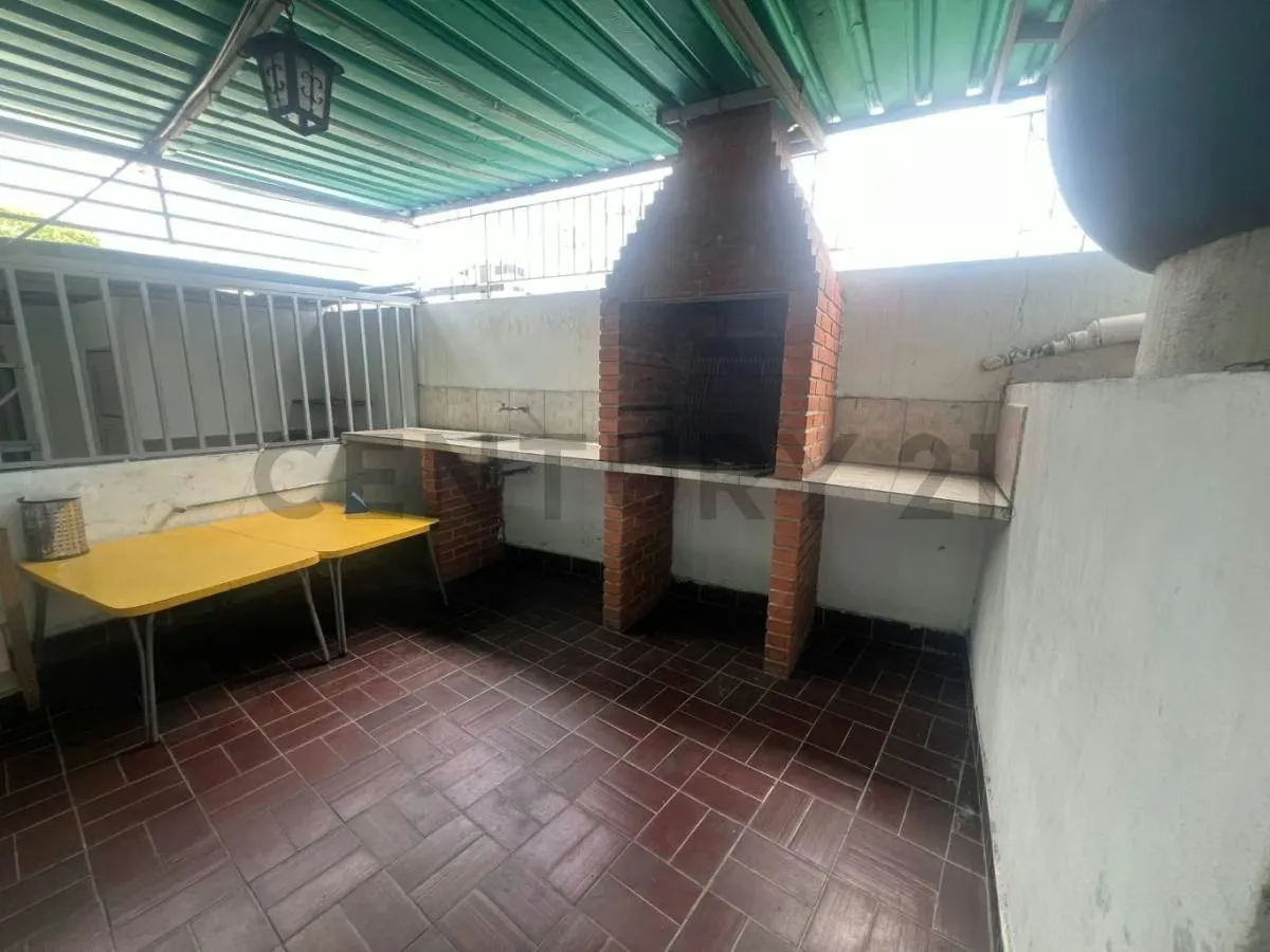 Casa comercial para instituto medico u oficinas en Los Rosales - 24