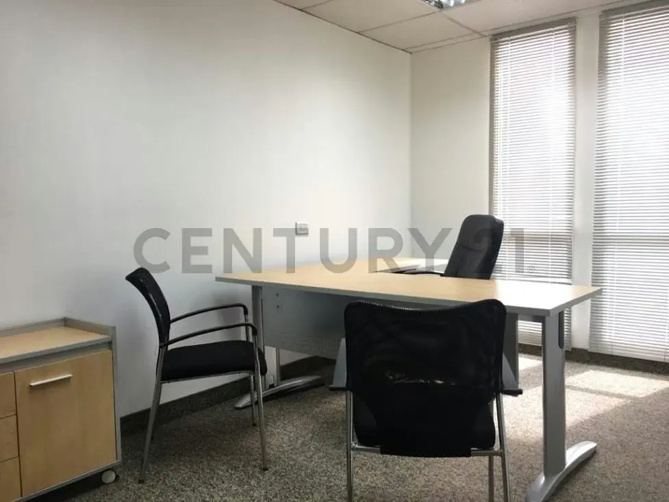 Se alquila oficina amoblada Edif. Banco Industrial. Av. 5 de Julio. Maracaibo - 13