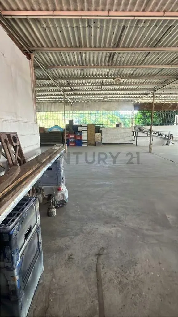 Venta de Galpón Comercial (ideal taller carpintero) Valencia, Carabobo - 8