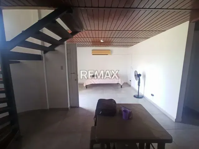 TOWNHOUSE CON ESTILO TRADICIONAL, EN JUAN GRIEGO, SECTOR LA LAGUNITA - 13