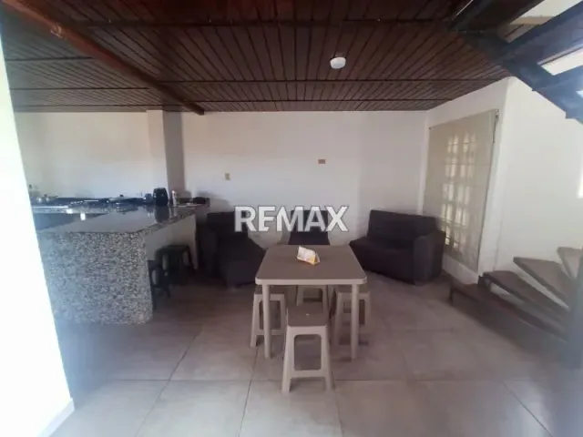 TOWNHOUSE CON ESTILO TRADICIONAL, EN JUAN GRIEGO, SECTOR LA LAGUNITA - 14