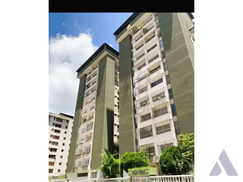 Alquilo habitación 10m2 Lomas del Ávila 1155