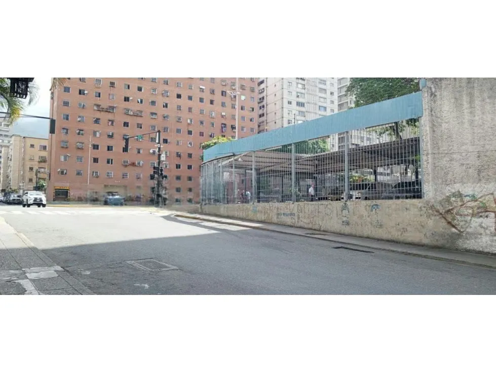 Local en venta 500m², Av Libertador con calle Negrin - 3