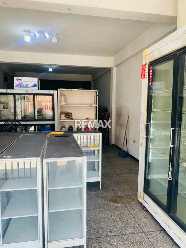 Alquilo local comercial - 3