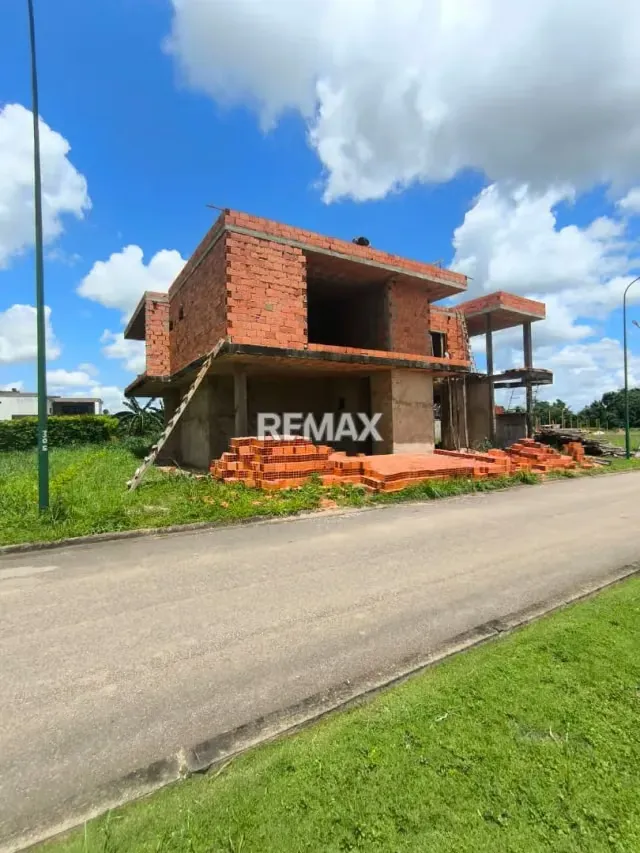 Se Vende Casa en Urbanizacion San Miguel, tercera etapa en Obra Gris - 2