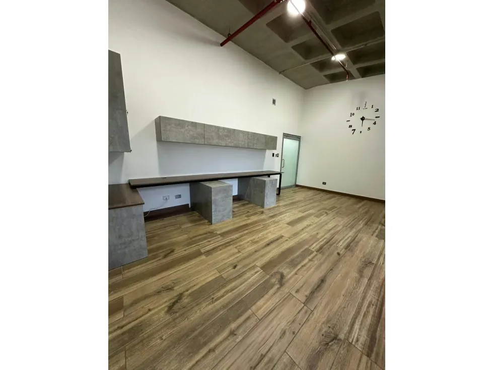 Oficina en alquiler 60m², calle madrid - 5