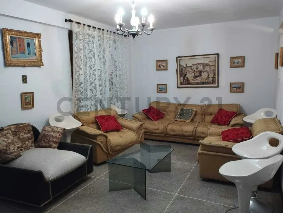 Cómoda Casa en Los Dos Caminos , Caracas - 2