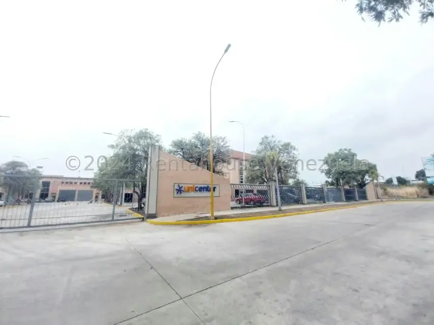 Oficina en Alquiler en Zona Industrial, Carabobo - 2