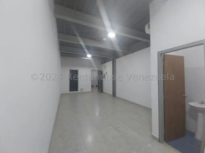 Oficina en Alquiler en Zona Industrial, Carabobo - 9