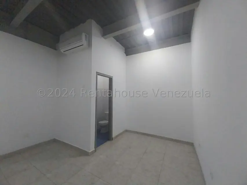 Oficina en Alquiler en Zona Industrial, Carabobo - 10