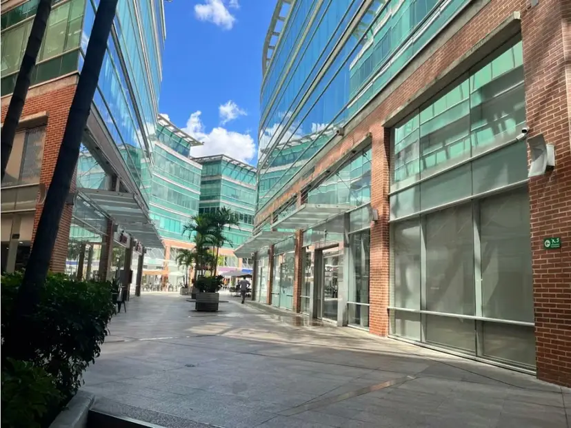 Oficina en Venta a estrenar Urb Boleita 73m2