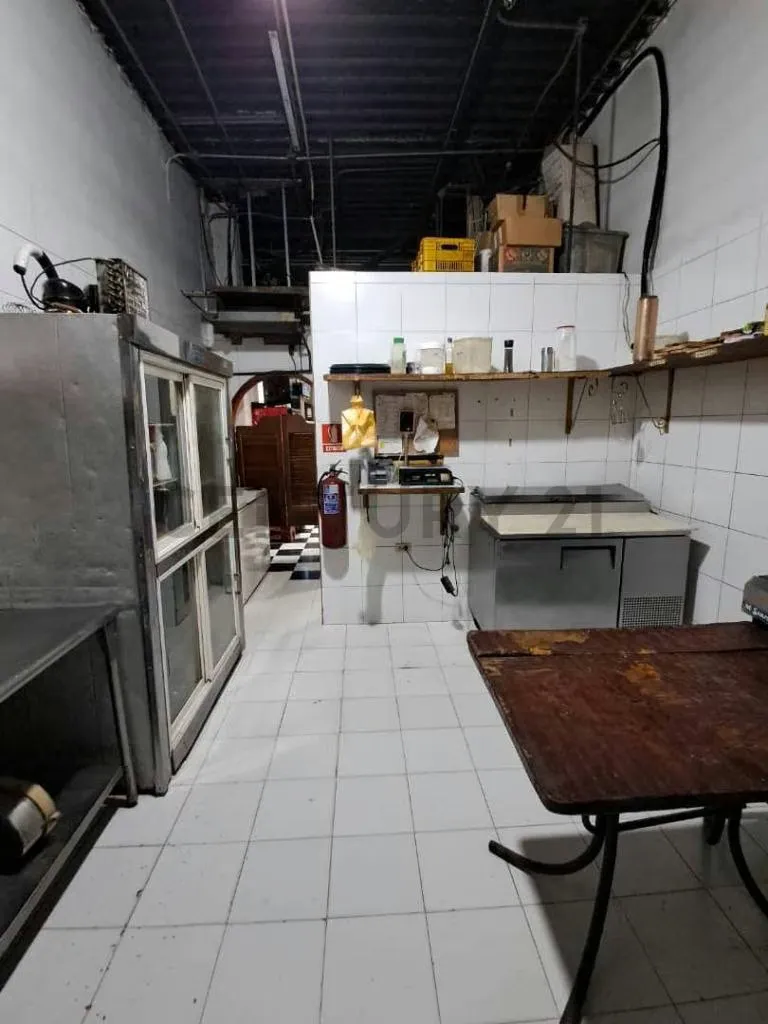 Ofrece Traspaso Maxi Pizza ubicado en la feria de comida del CC Anaco Center.. - 9