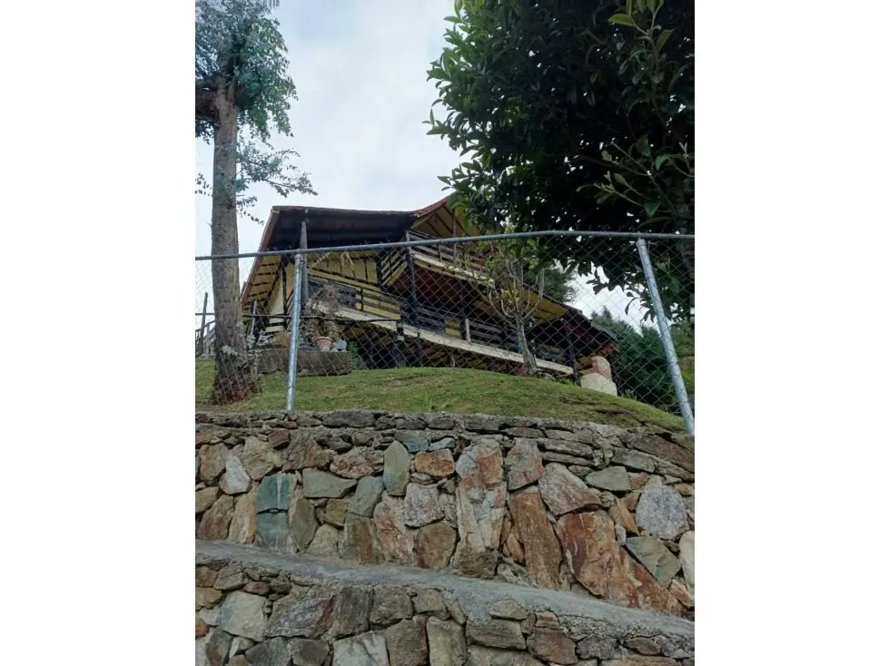 En venta Casa Campestre 1.215m2 La Colonia Tovar (vía Puerto Cruz) - 45