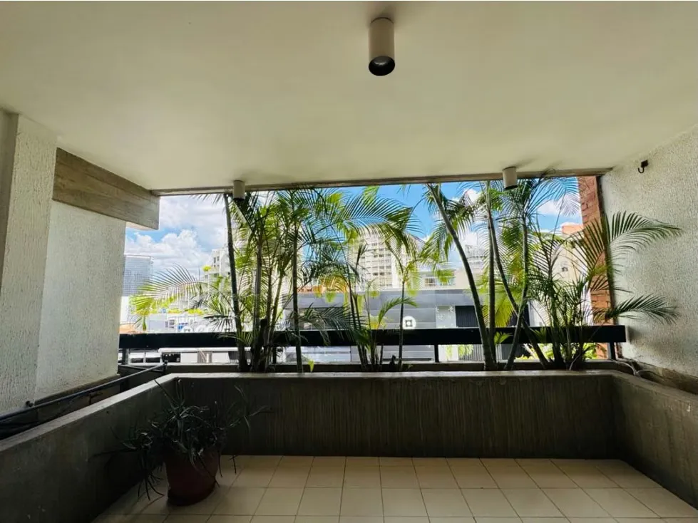 Se vende apartamento 206m2 3H+S/2.5B+S/2P Altamira - 2