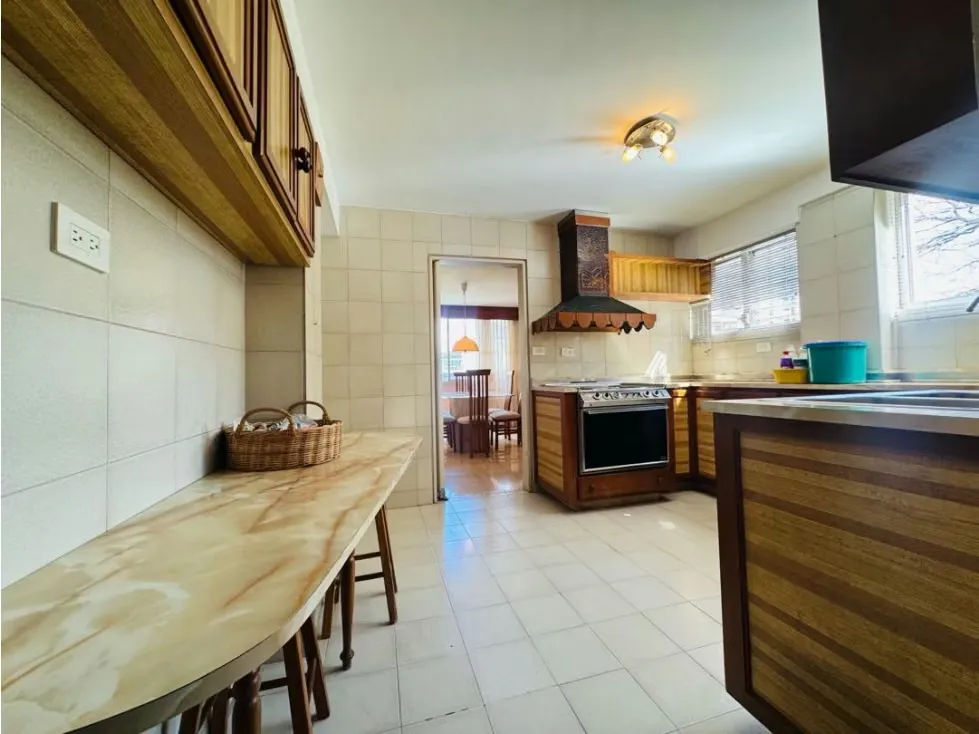 Se vende apartamento 206m2 3H+S/2.5B+S/2P Altamira - 8