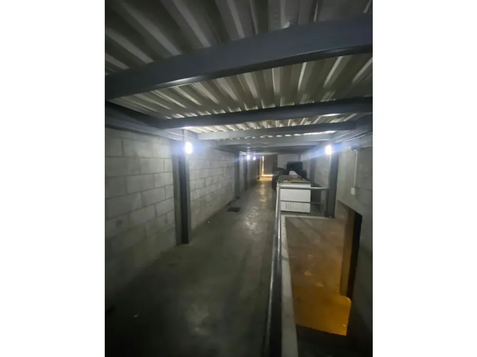 Edificio en venta 756m², Av. Trinidad con calle Londres - 13