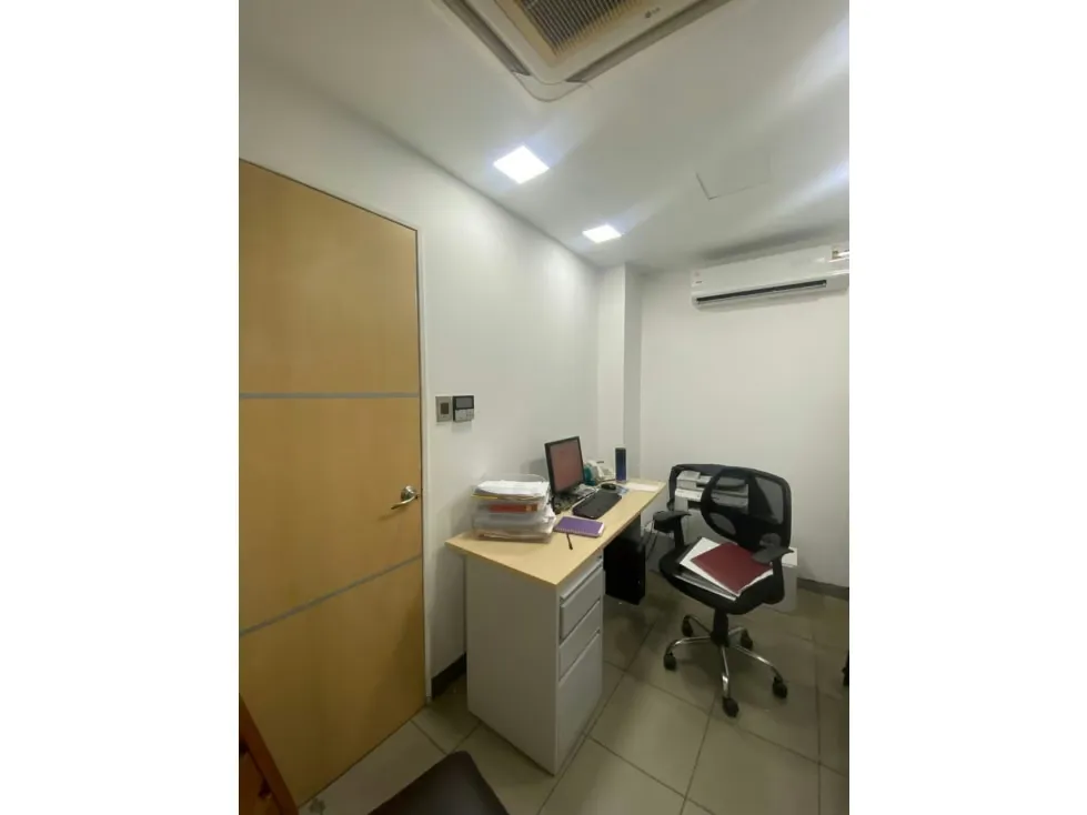 Edificio en venta 756m², Av. Trinidad con calle Londres - 18
