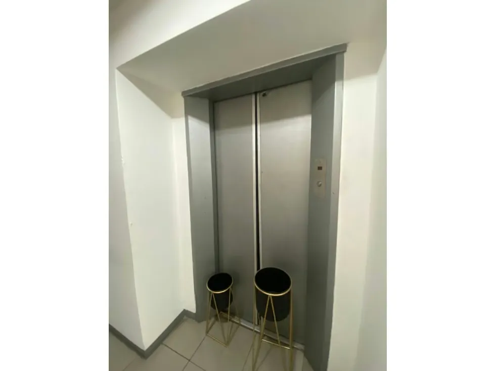 Edificio en venta 756m², Av. Trinidad con calle Londres - 19