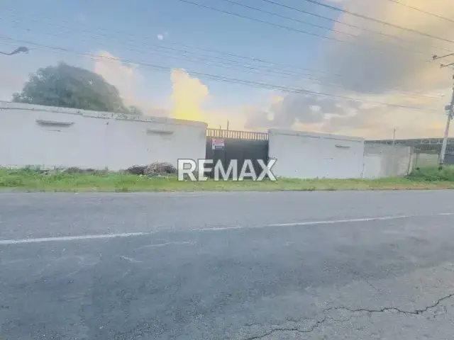 En venta locales comerciales mas amplio terreno