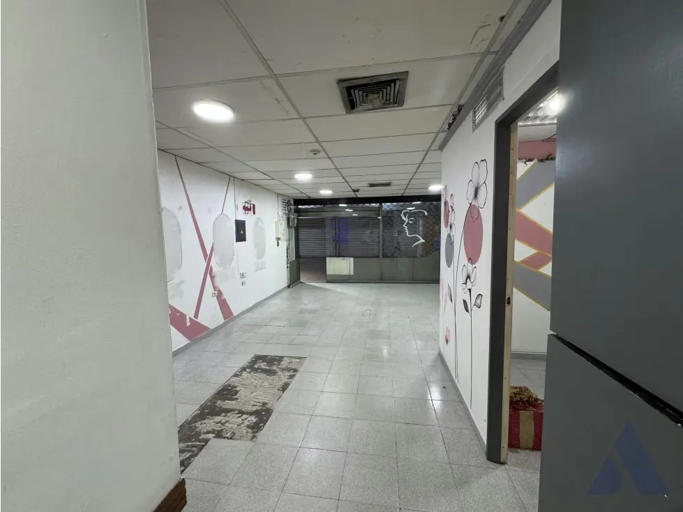 Alquilo local comercial 66m2 Centro Plaza Páez 2820 - 17