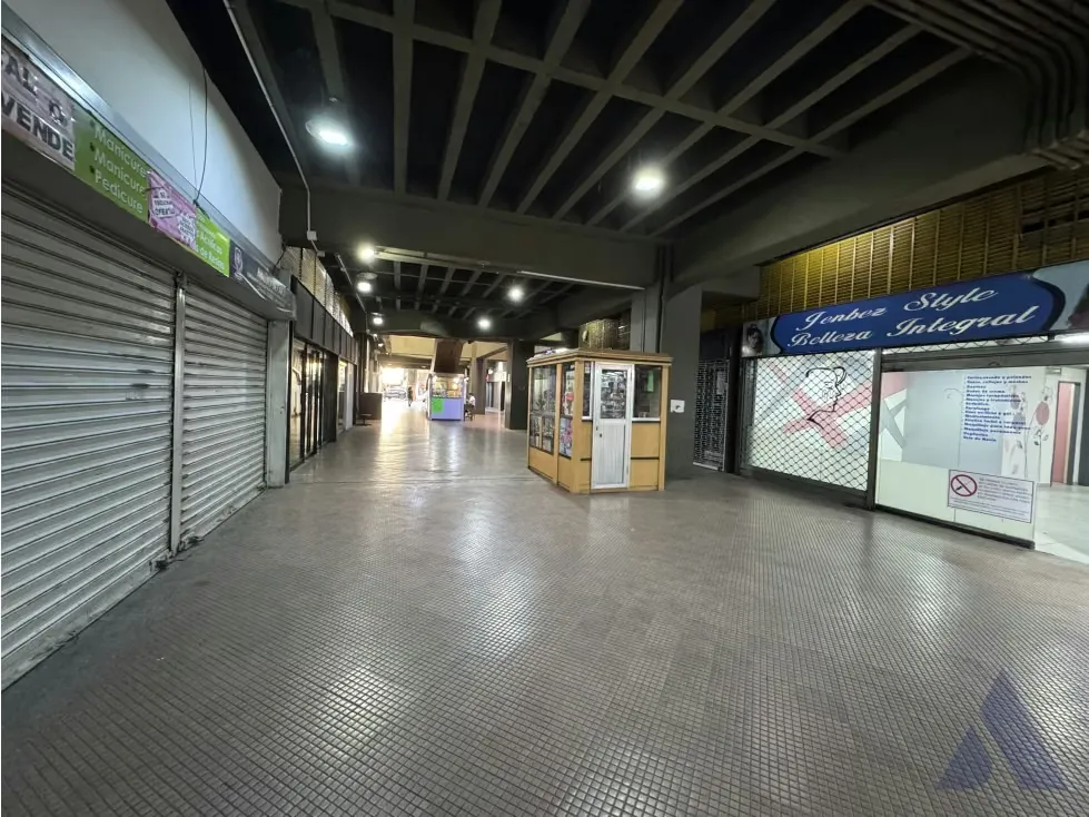 Alquilo local comercial 66m2 Centro Plaza Páez 2820 - 4