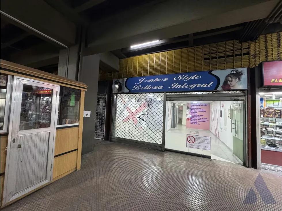 Alquilo local comercial 66m2 Centro Plaza Páez 2820 - 7