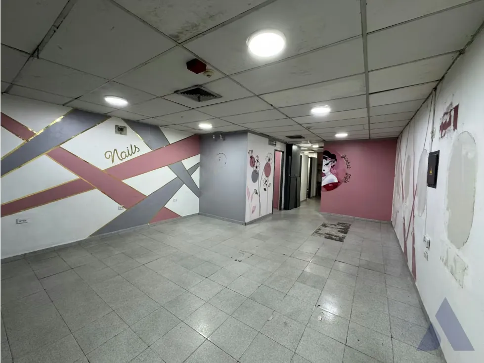 Alquilo local comercial 66m2 Centro Plaza Páez 2820 - 8