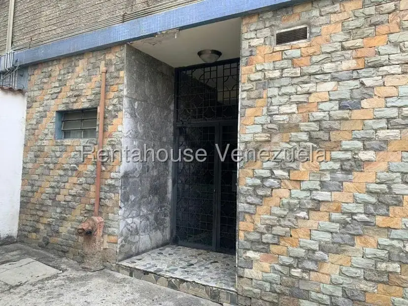 Apartamento (1 Nivel) en Alquiler en Colinas de Bello Monte, Distrito Metropolitano