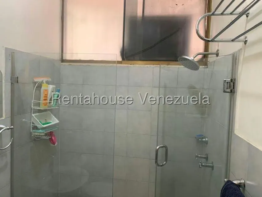 Apartamento (1 Nivel) en Alquiler en Colinas de Bello Monte, Distrito Metropolitano - 17