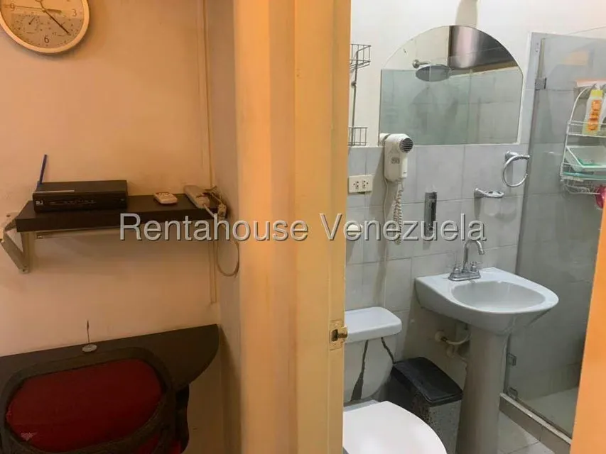 Apartamento (1 Nivel) en Alquiler en Colinas de Bello Monte, Distrito Metropolitano - 19