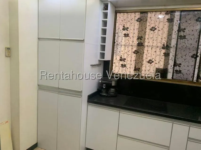 Apartamento (1 Nivel) en Alquiler en Colinas de Bello Monte, Distrito Metropolitano - 6
