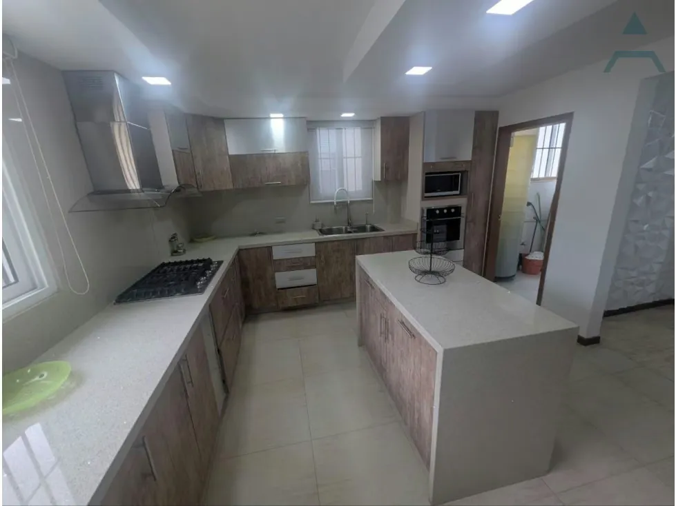 Se vende Apto PH 210m² 4h+s/3b+s/1p Cumbres de Curumo - 11