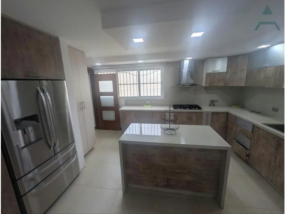 Se vende Apto PH 210m² 4h+s/3b+s/1p Cumbres de Curumo - 12