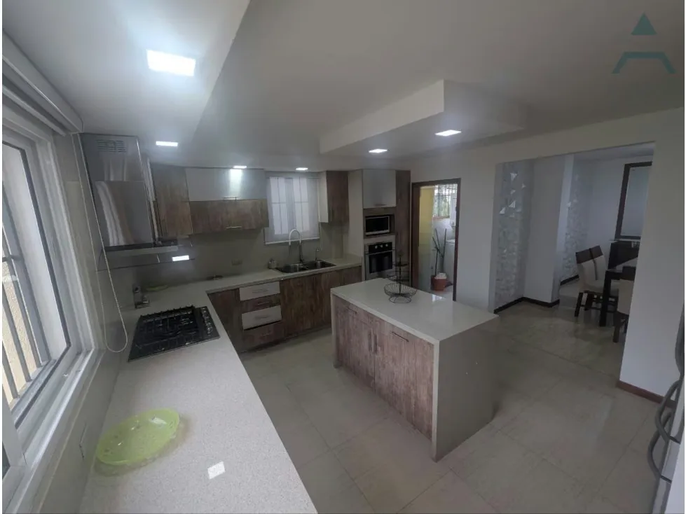 Se vende Apto PH 210m² 4h+s/3b+s/1p Cumbres de Curumo - 13
