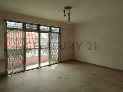 Edificio con tres niveles en Prados de María , Caracas - 3