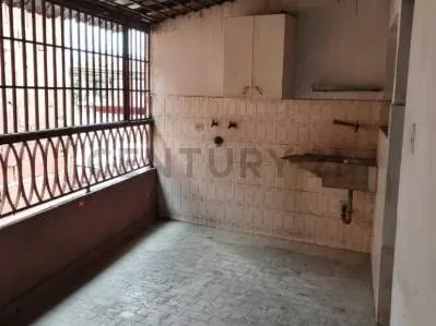 Edificio con tres niveles en Prados de María , Caracas - 9