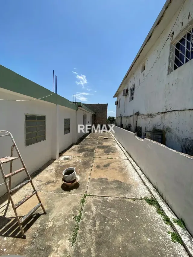 Casa con Galpón en Manzanillo - 2