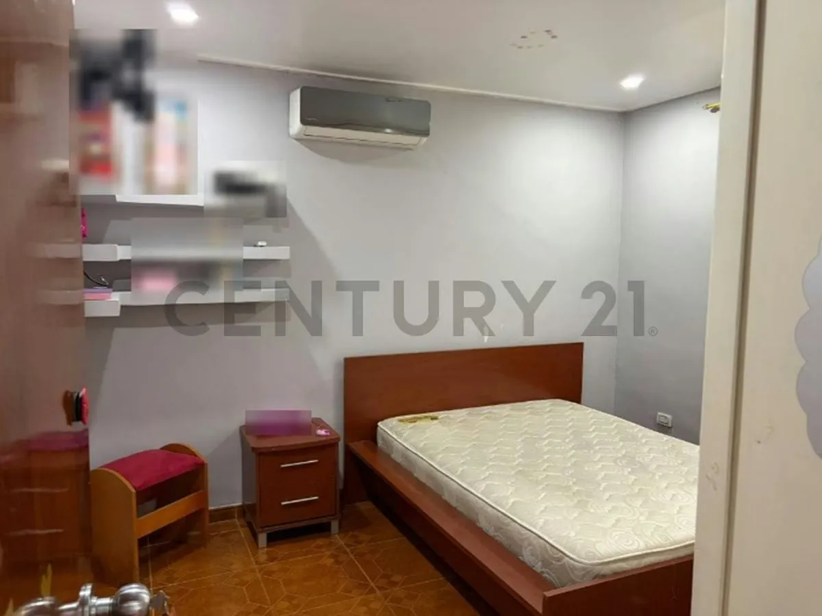 Casa en venta en Las Veredas de Coche · 273 m² · 5 hab · 4 puestos techados - 12