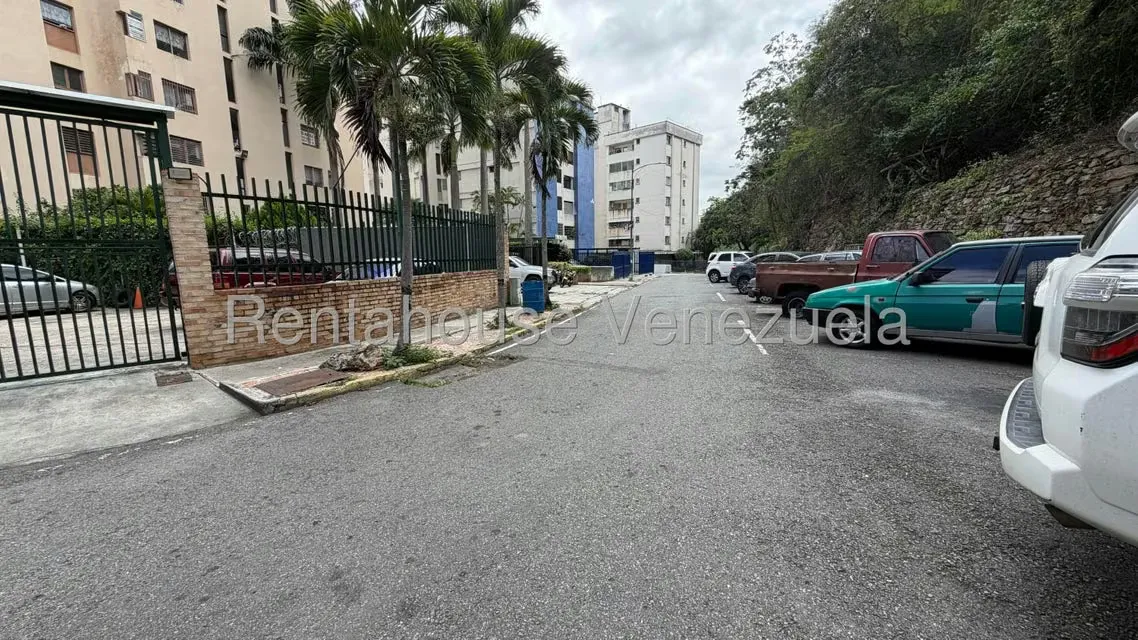 Apartamento (1 Nivel) en Venta en Colinas de Bello Monte, Distrito Metropolitano - 2
