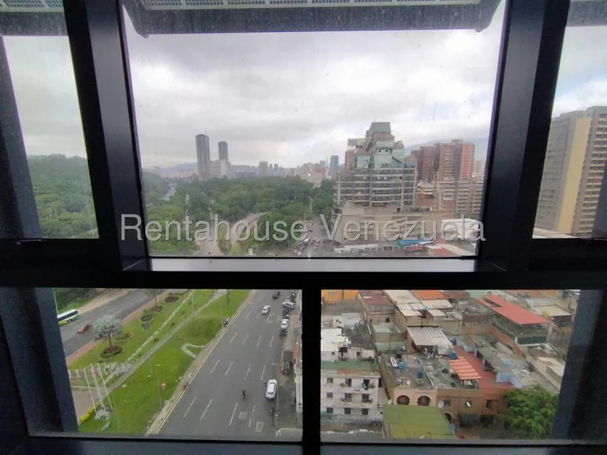Oficina en Alquiler en Plaza Venezuela, Distrito Metropolitano - 5