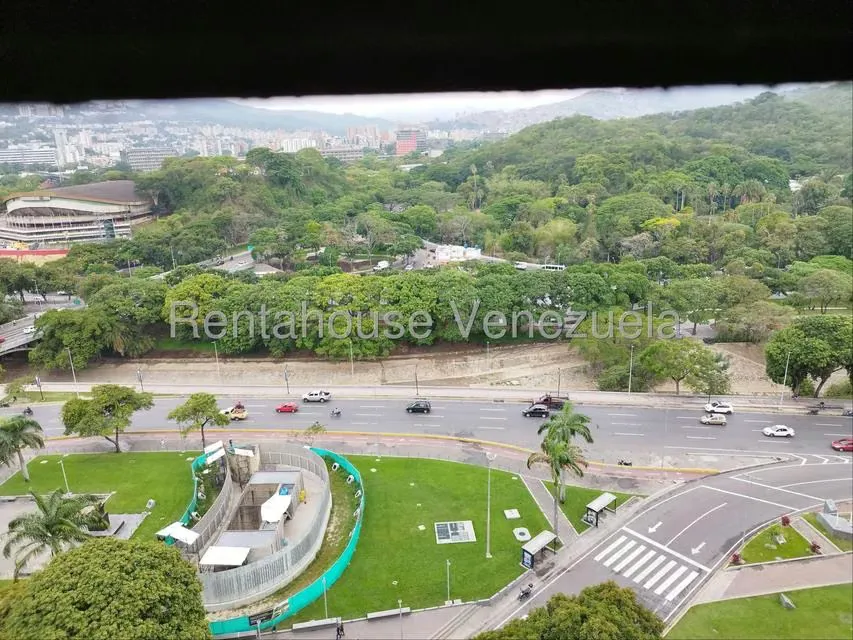 Oficina en Alquiler en Plaza Venezuela, Distrito Metropolitano - 10
