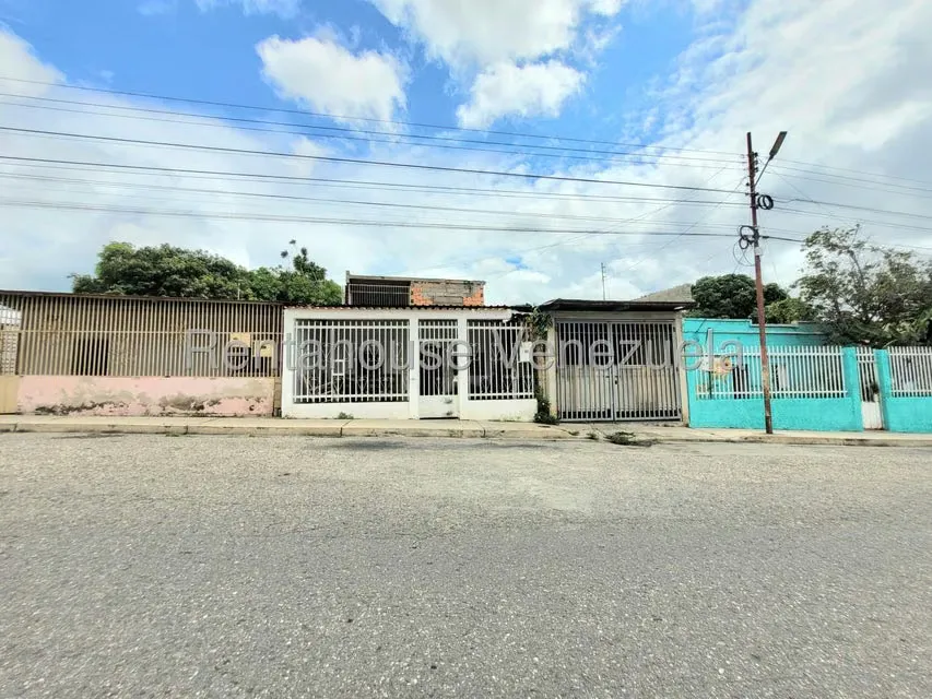 Casa (Duplex) en Venta en Zona Industrial 1, Lara